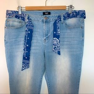 Kensie Women Size 16 Jeans Skinny Stretch Cloth Belt Light Wash Light Blue